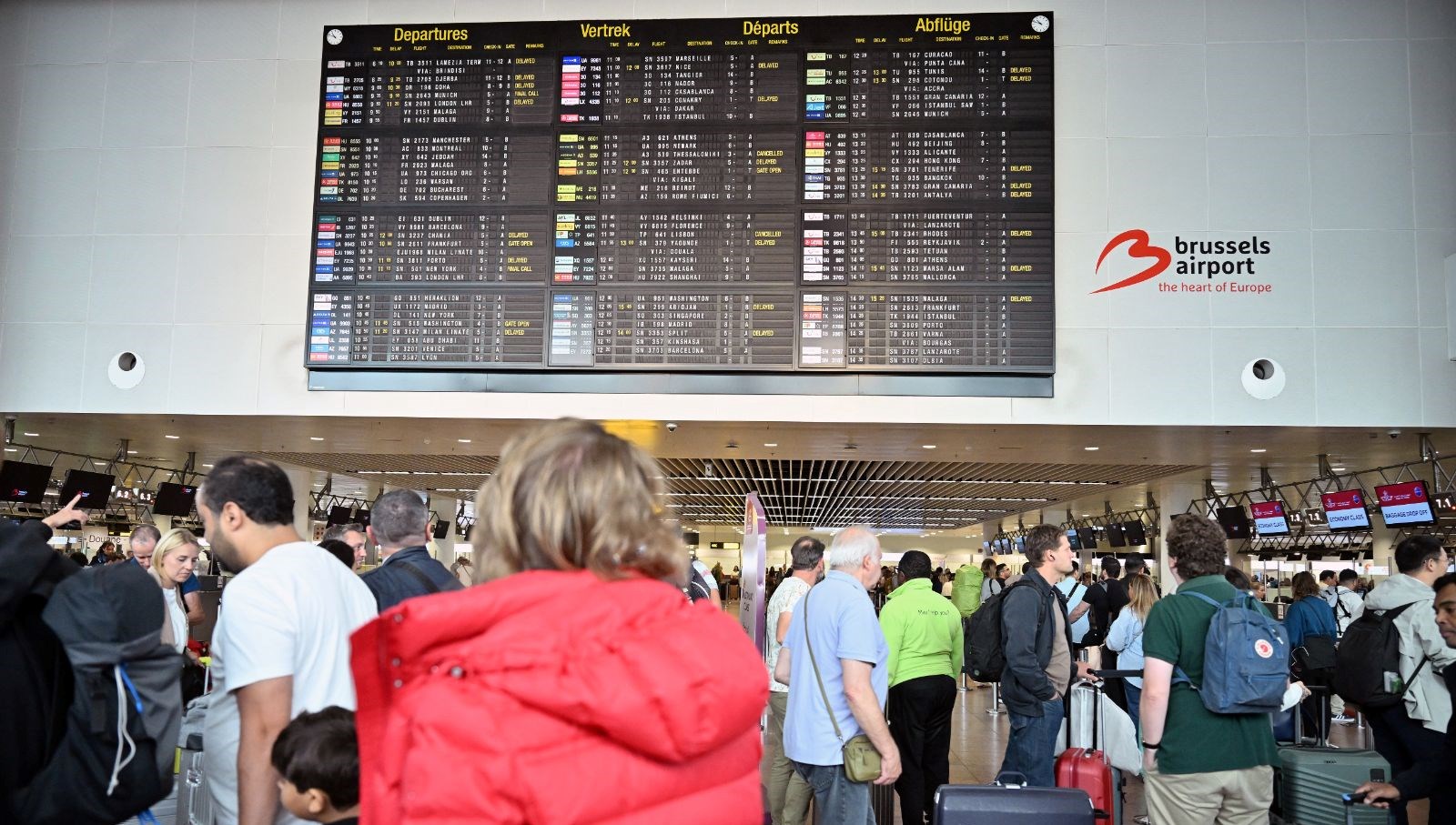 avrupa havalimanlarinda siber kaos bruksel berlin heathrowdaiptaller yasandi fAtHrWeb