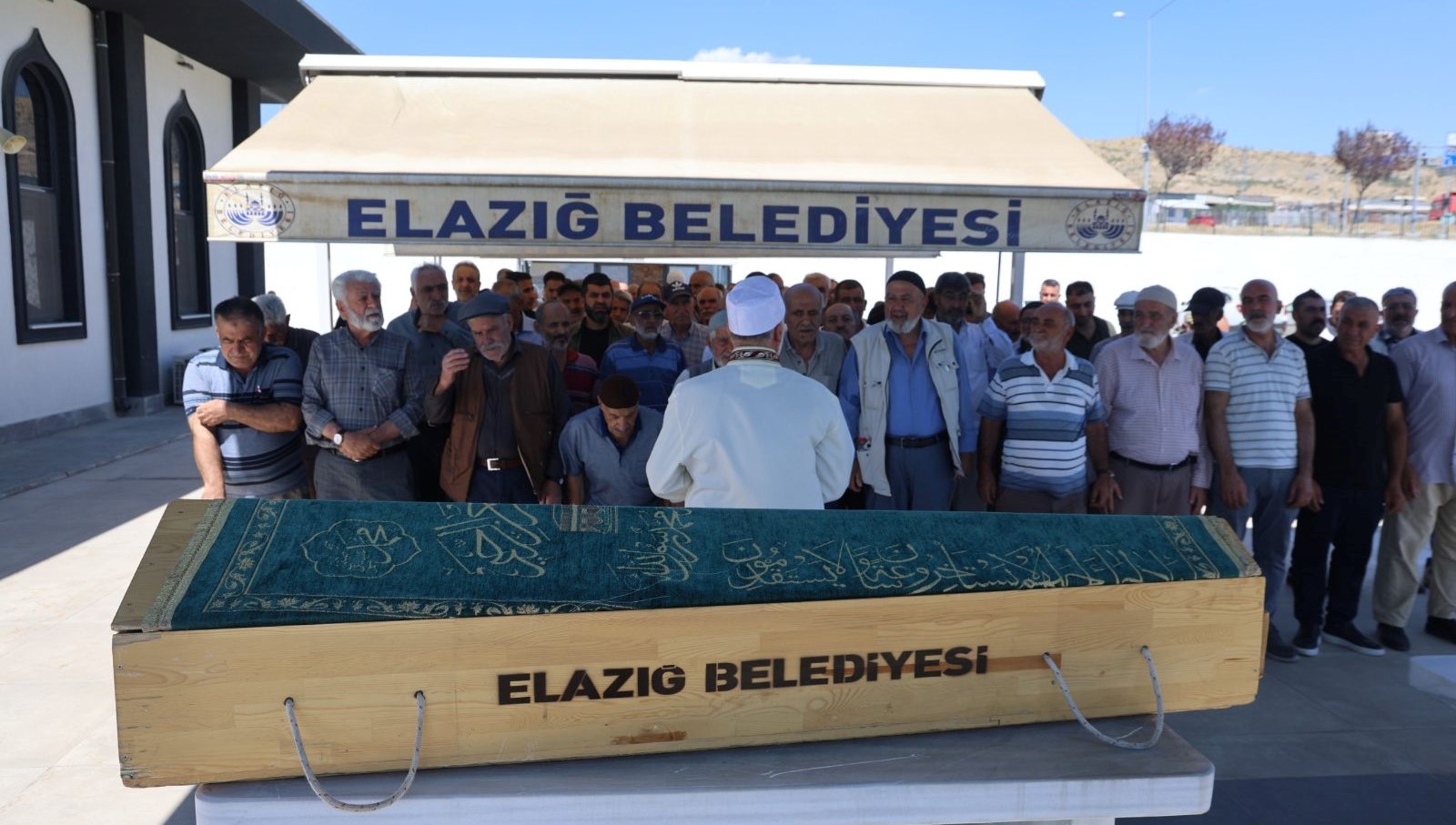 emekli maasini cekmeye cikmisti yarim saat icinde 2 otomobilin carptigi adam hayatini kaybetti fLCBUxm3