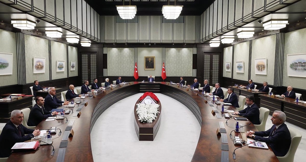 kabine toplantisi bestepede basladi QYsUeFUA