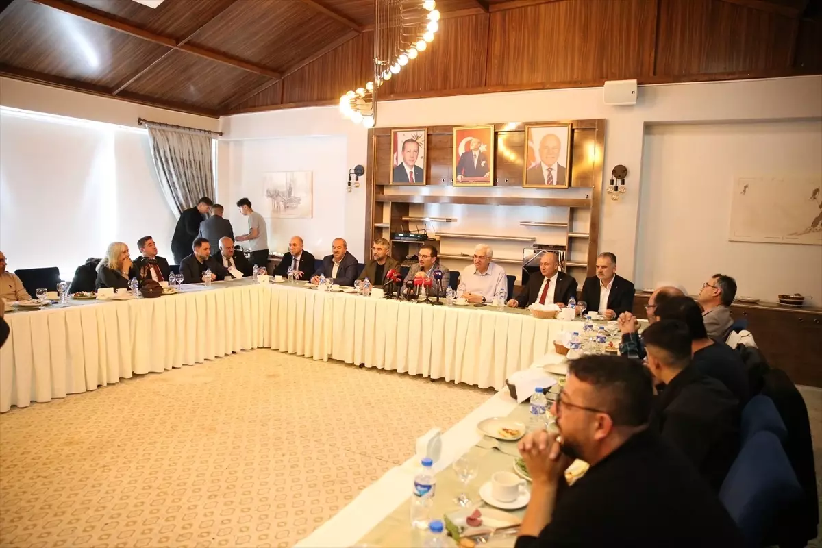 erzurumda yatirim toplantisi VGxnUxTj.jpg