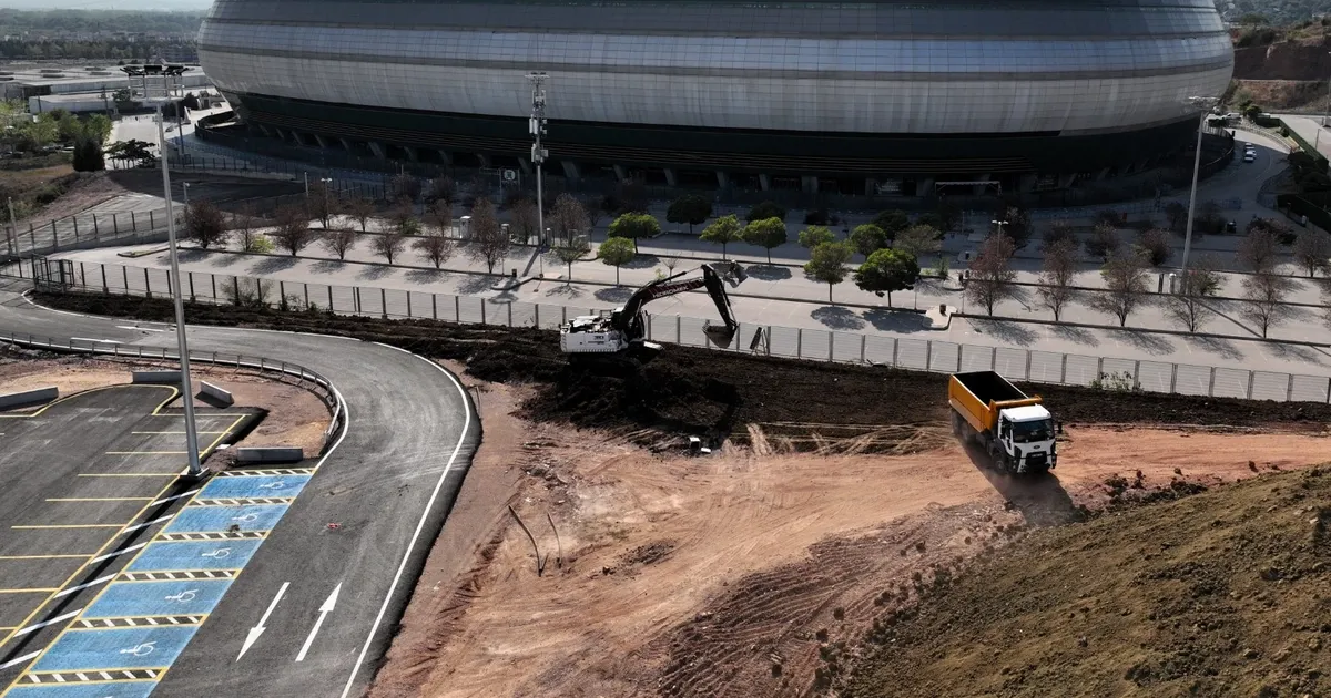 kocaeli stadinin cevresinde hummali calisma 37LjZ4yt