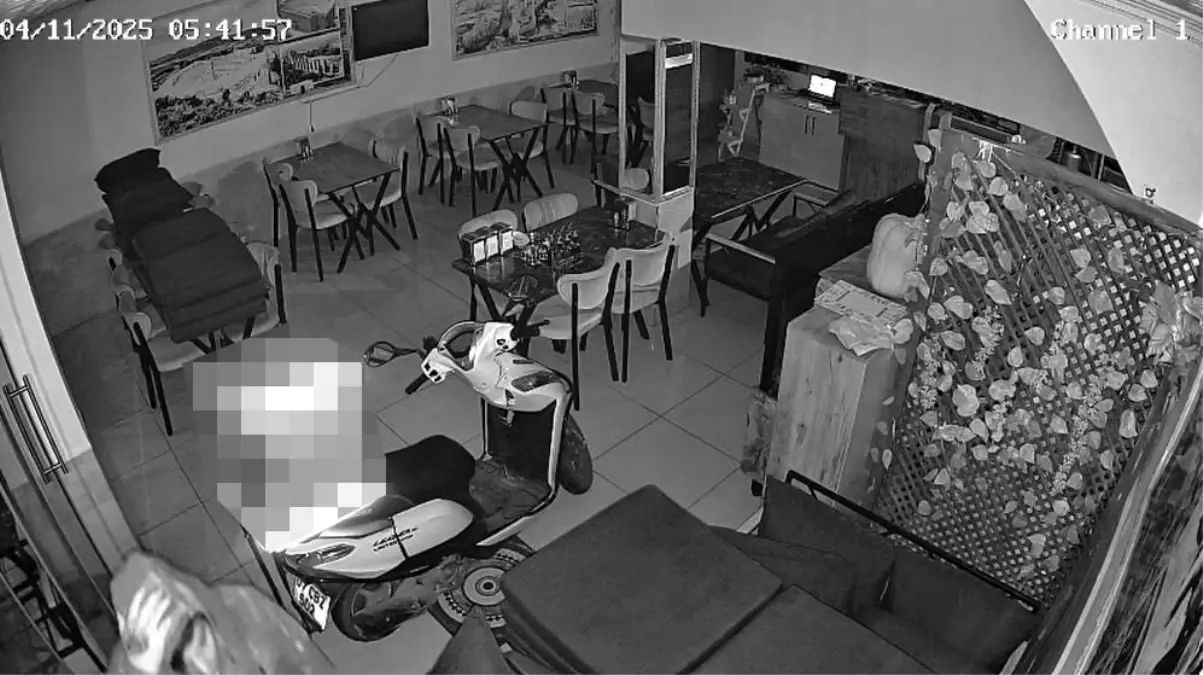 antalyada hirsiz restorana girdi para ve motosikleti caldi Asl51ggx.jpg