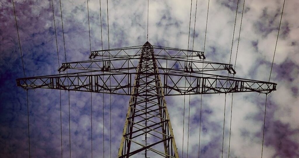 Negatif Elektrik Fiyatları Rekora Ulaşıyor: Yenilenebilir Enerji Etkisi